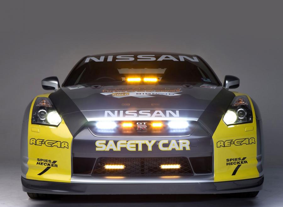  Nissan GT-R Safety Car 2009 года  (фото 4 из 4)